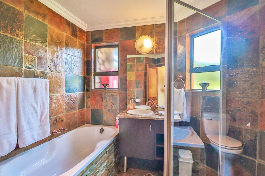 4 Bedroom Property for Sale in Kosmos North West